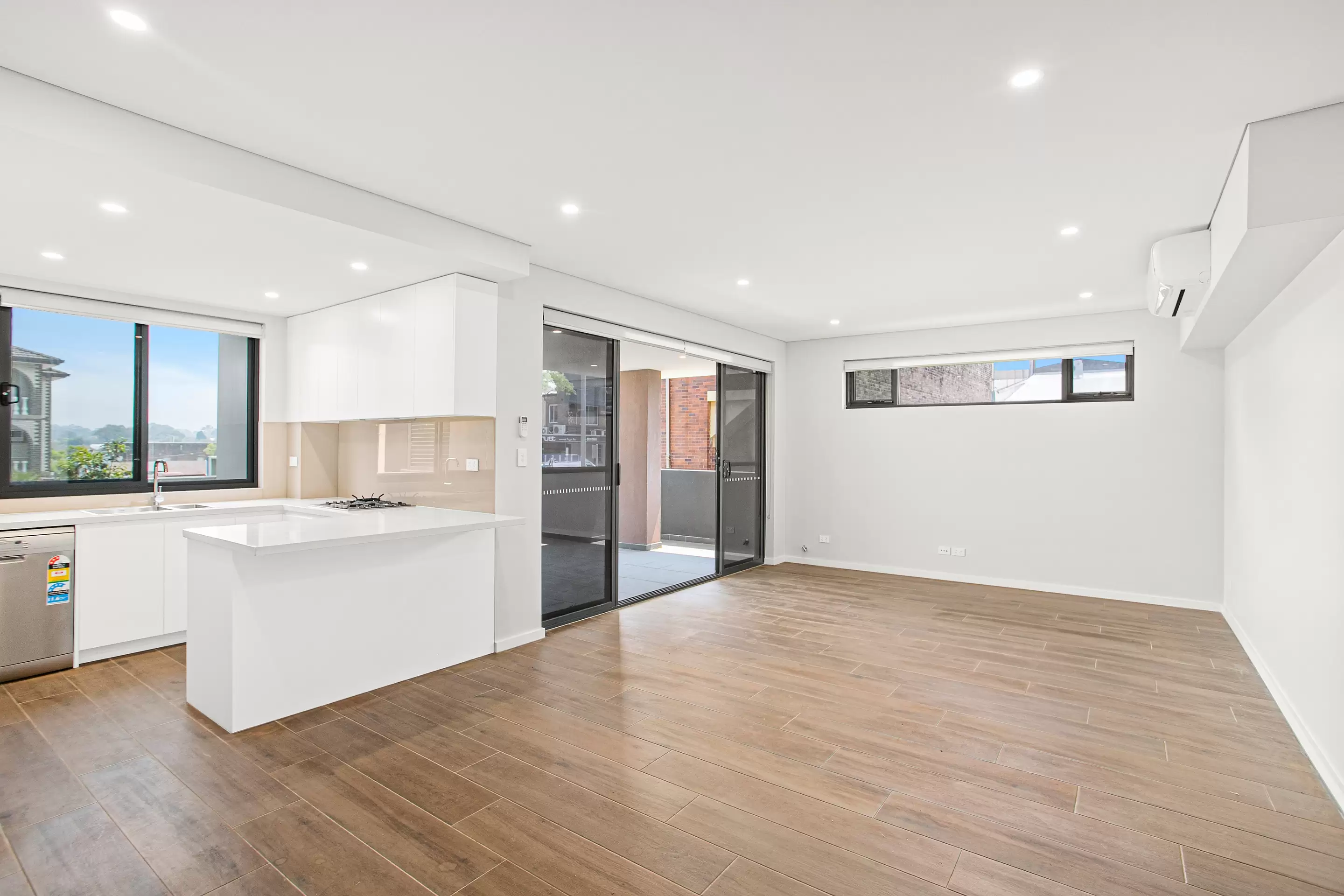 Photo #3: 1/1-3 Macquarie Place, Mortdale - For Lease by Gavan Property