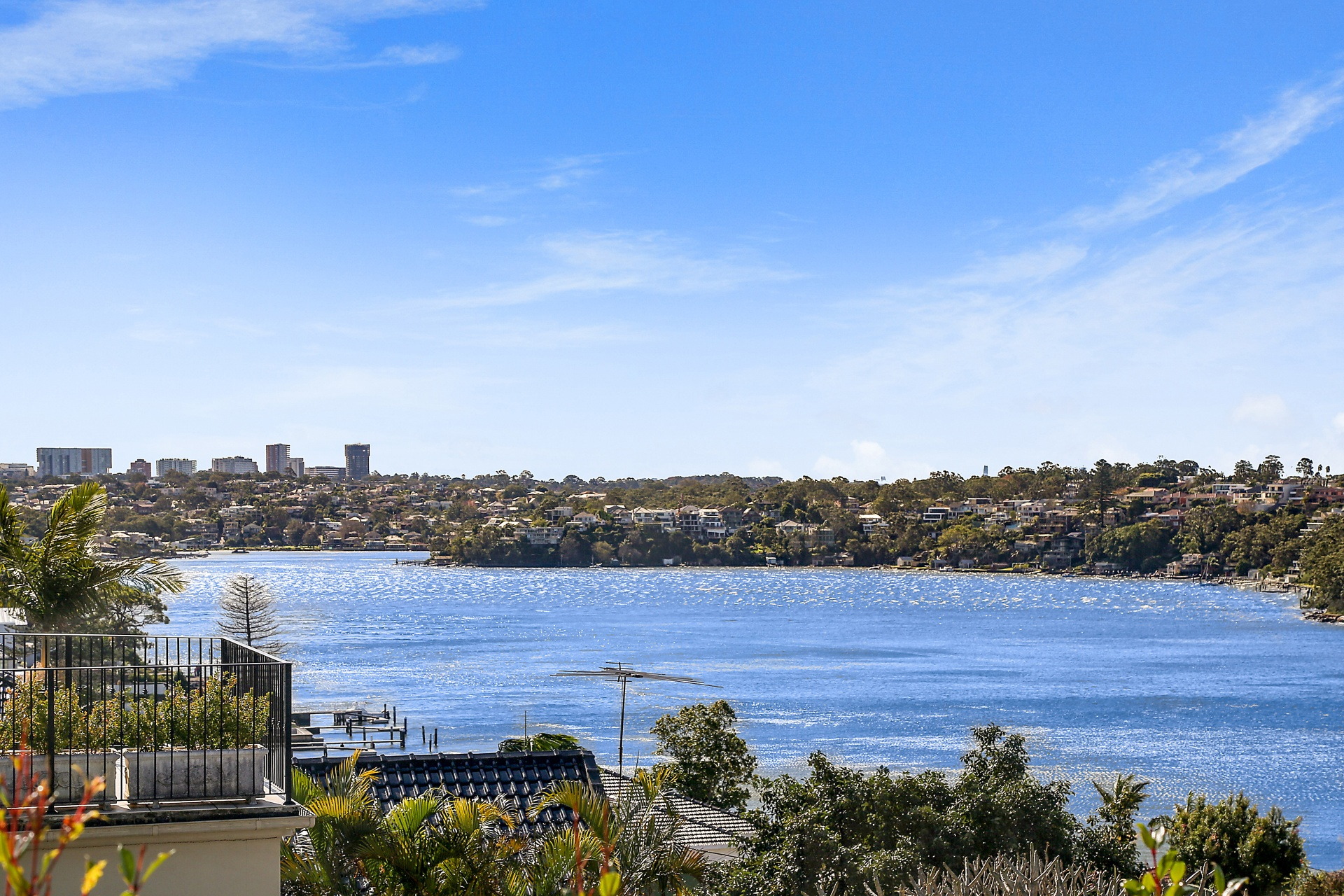 162 Kangaroo Point Road, Kangaroo Point Sold by Gavan Property - image 1