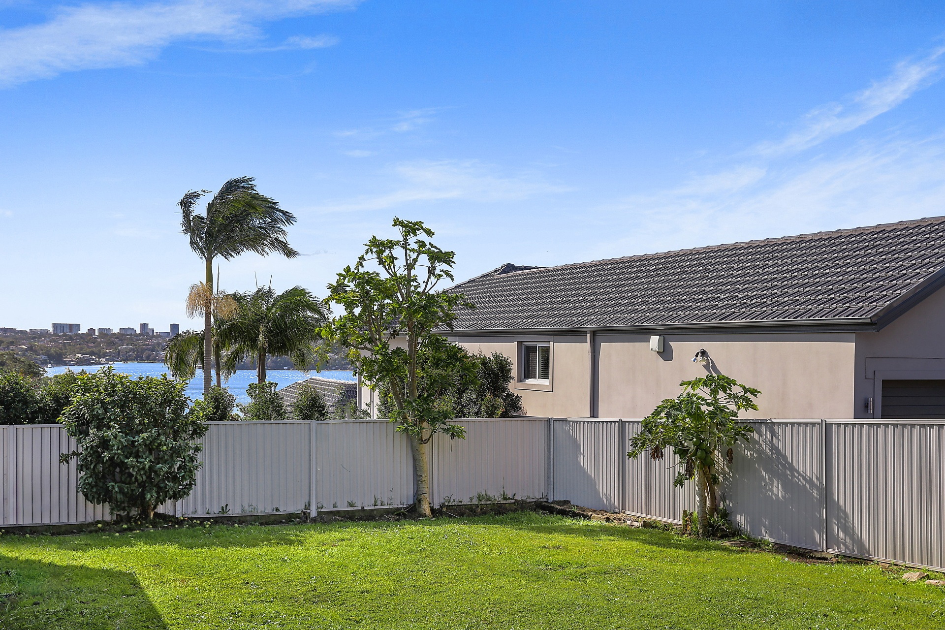 162 Kangaroo Point Road, Kangaroo Point Sold by Gavan Property - image 1