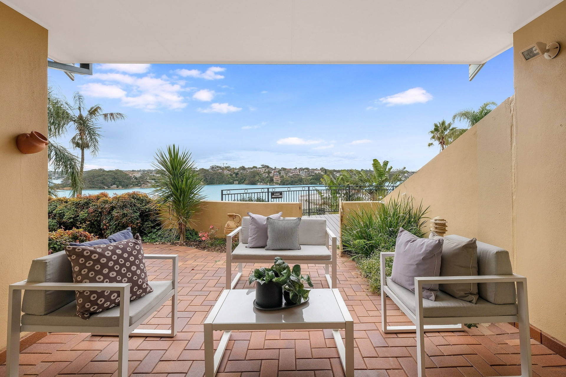 3/4-8 Madeira Street, Sylvania Sold by Gavan Property - image 1