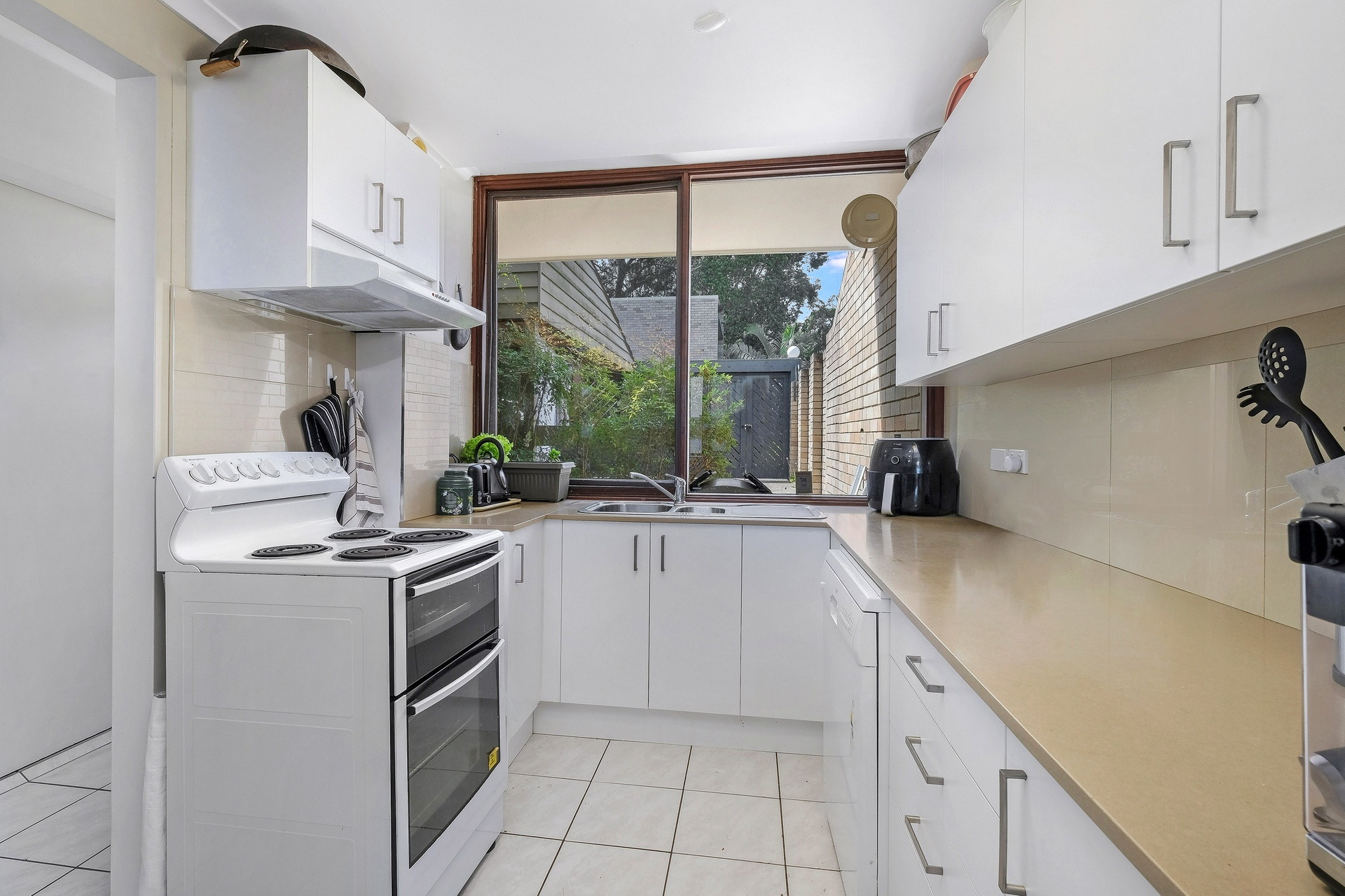 24/1 Koorooma Place, Sylvania Sold by Gavan Property - image 1