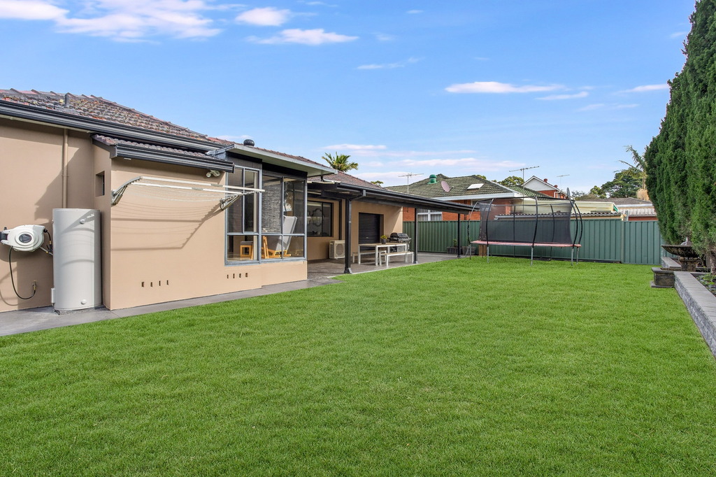 2 Rainbow Parade, Peakhurst Heights Sold by Gavan Property