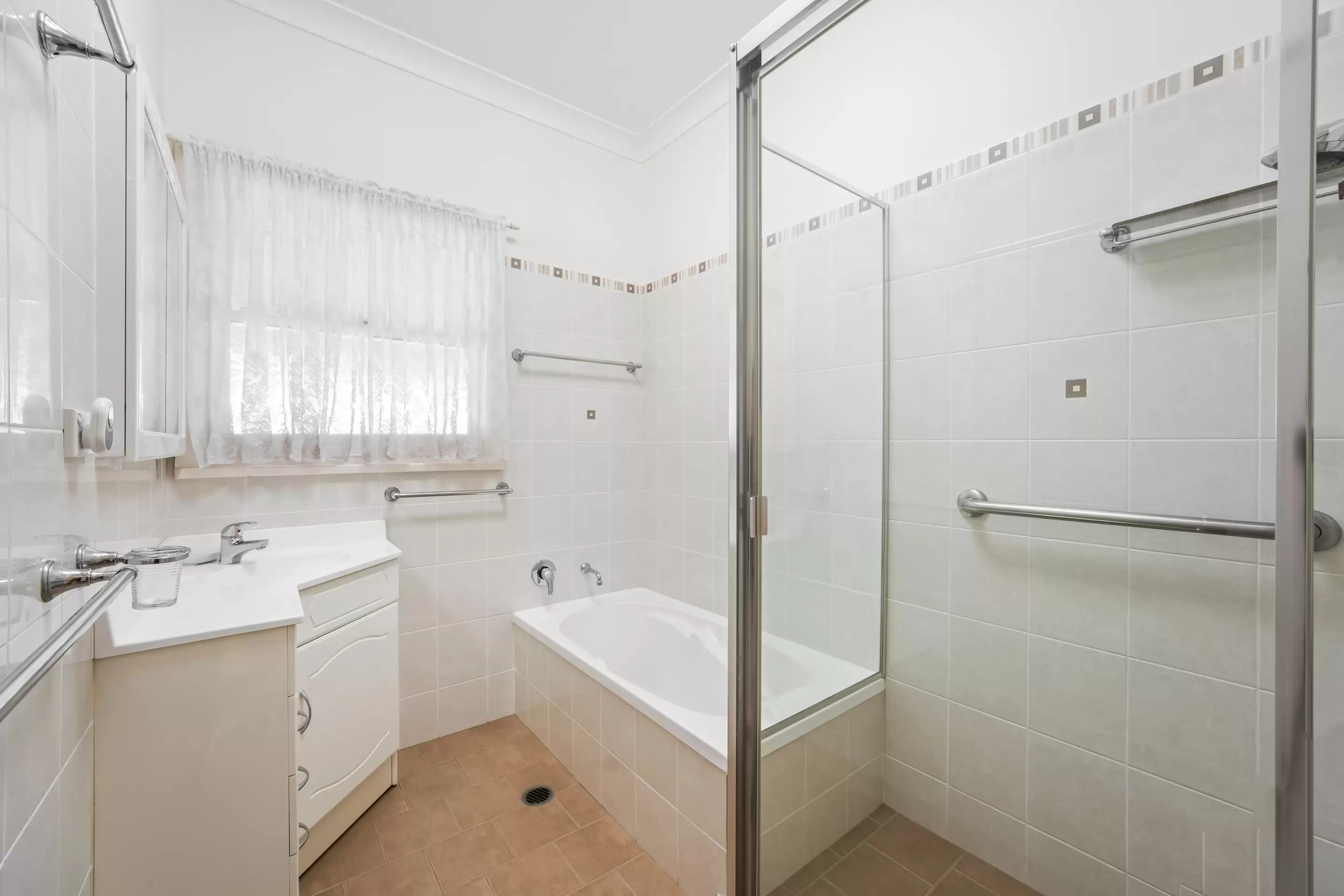 Photo #10: 28 Wolstenholme Avenue, Gymea - Auction by Gavan Property