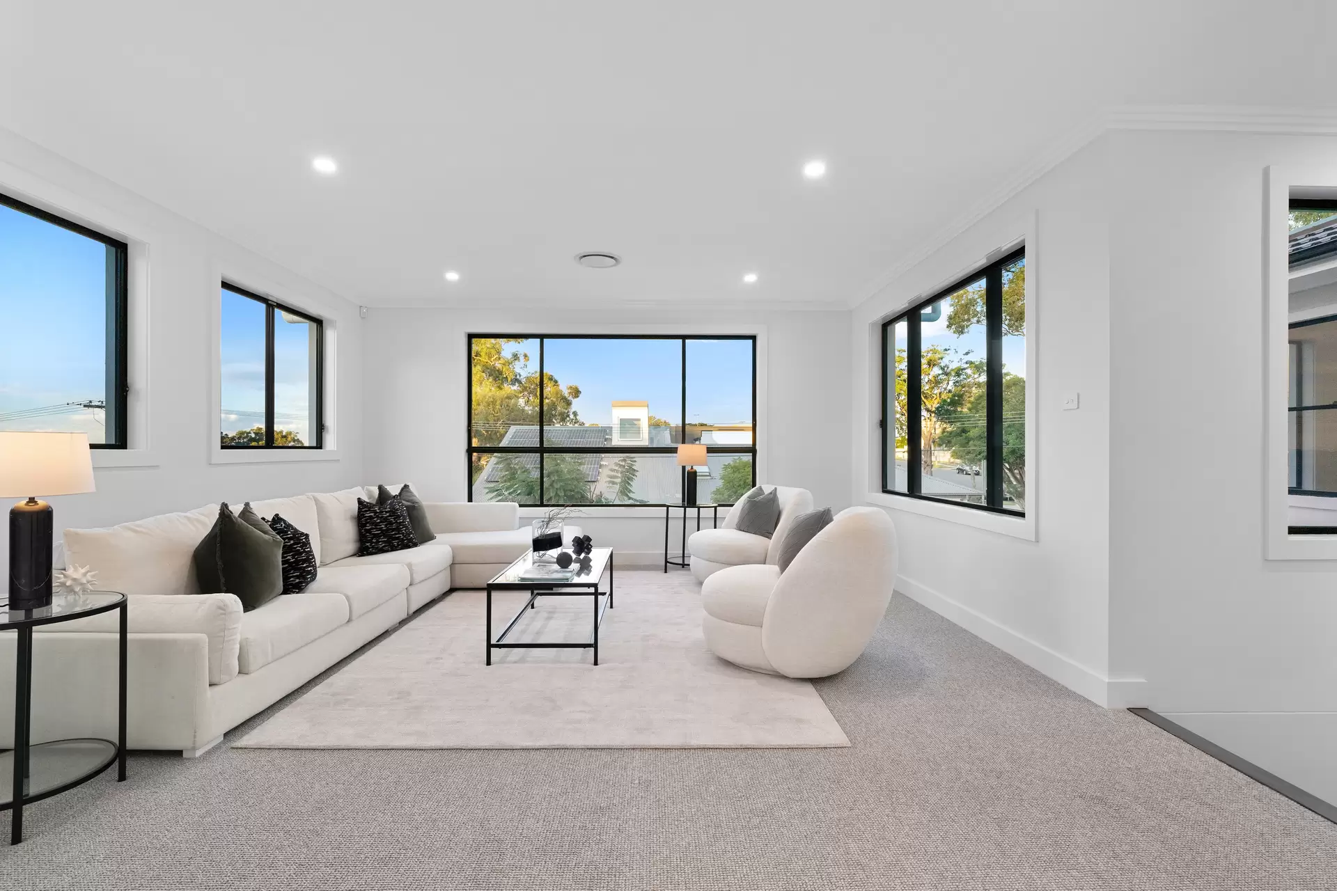 18 Woodlands Ave, Lugarno For Sale by Gavan Property - image 1