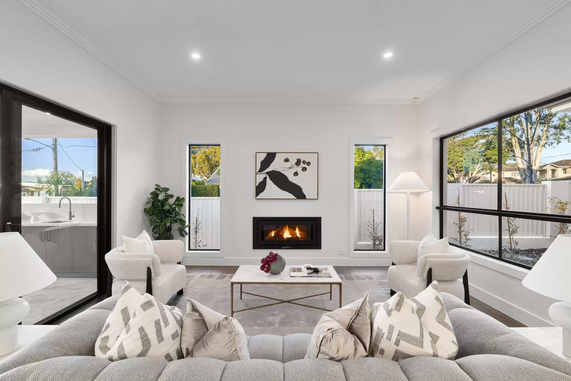 18 Woodlands Ave, Lugarno For Sale by Gavan Property - image 1