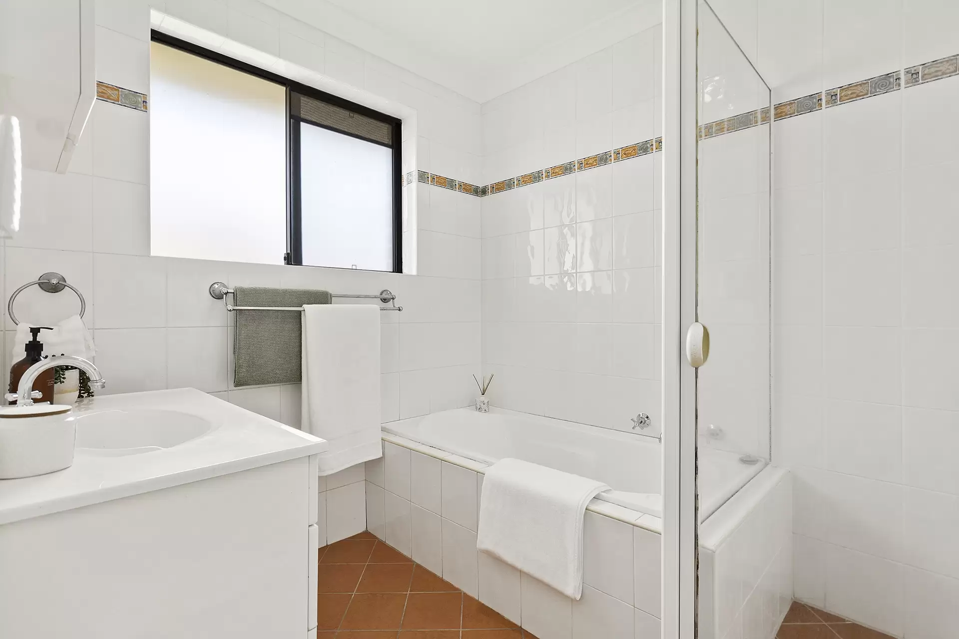 5/50 Macquarie Place, Mortdale Sold by Gavan Property - image 1