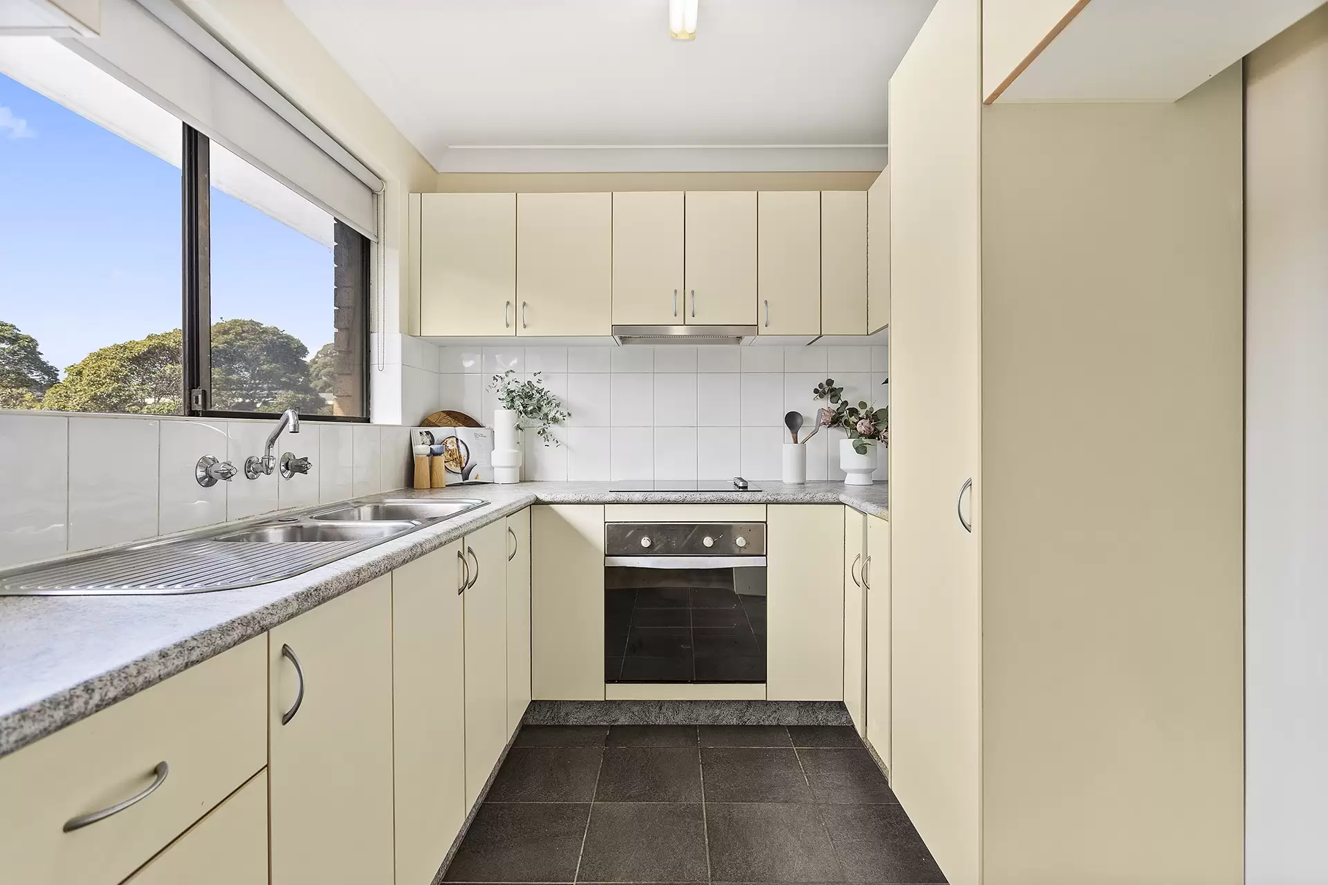 5/50 Macquarie Place, Mortdale Sold by Gavan Property - image 1