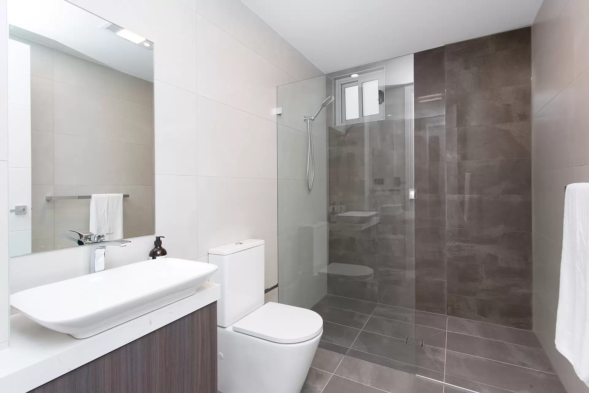 29 Homedale Crescent, Connells Point For Sale by Gavan Property - image 1