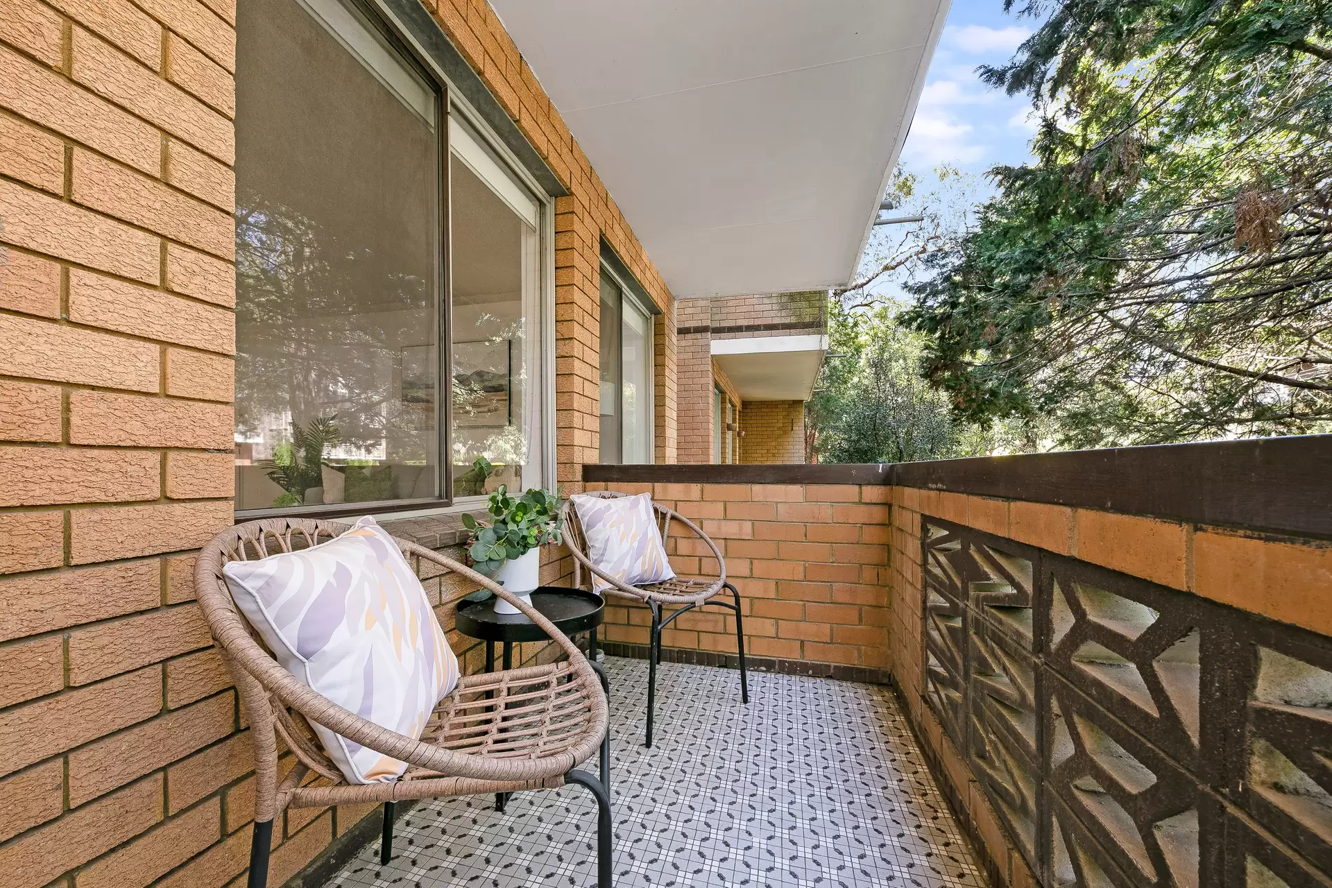 1/14-18 Oxford Street, Mortdale Sold by Gavan Property - image 1