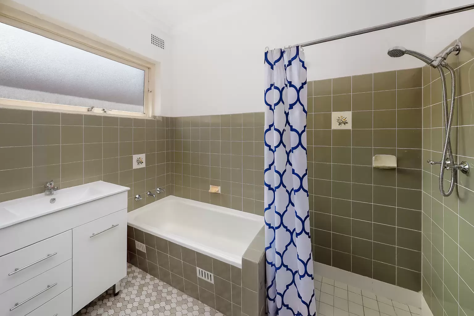 4/9 Kairawa Street, South Hurstville Sold by Gavan Property - image 1