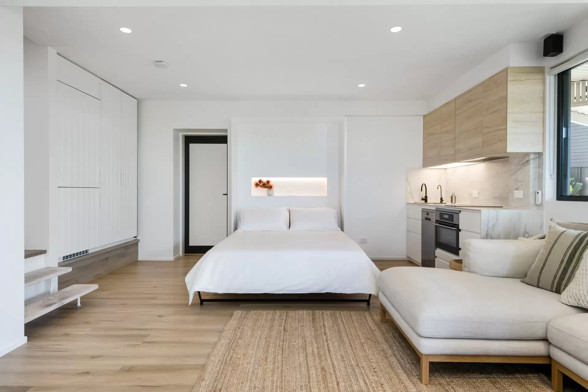 26 (Studio) Pacific Crescent, Maianbar Leased by Gavan Property - image 1