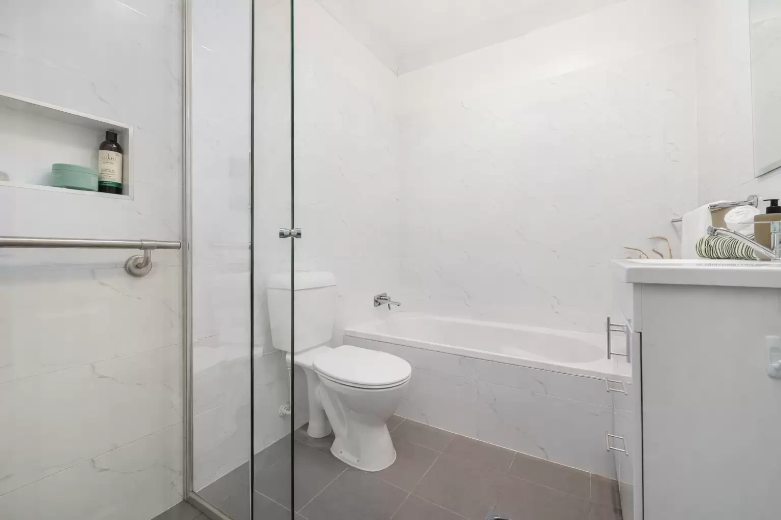 4/20 Rickard Road, South Hurstville Sold by Gavan Property - image 1