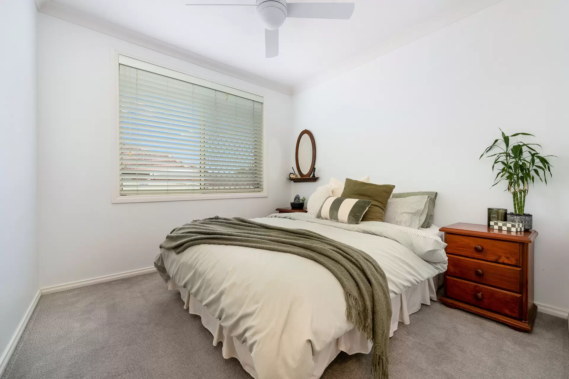 4/20 Rickard Road, South Hurstville Sold by Gavan Property - image 1