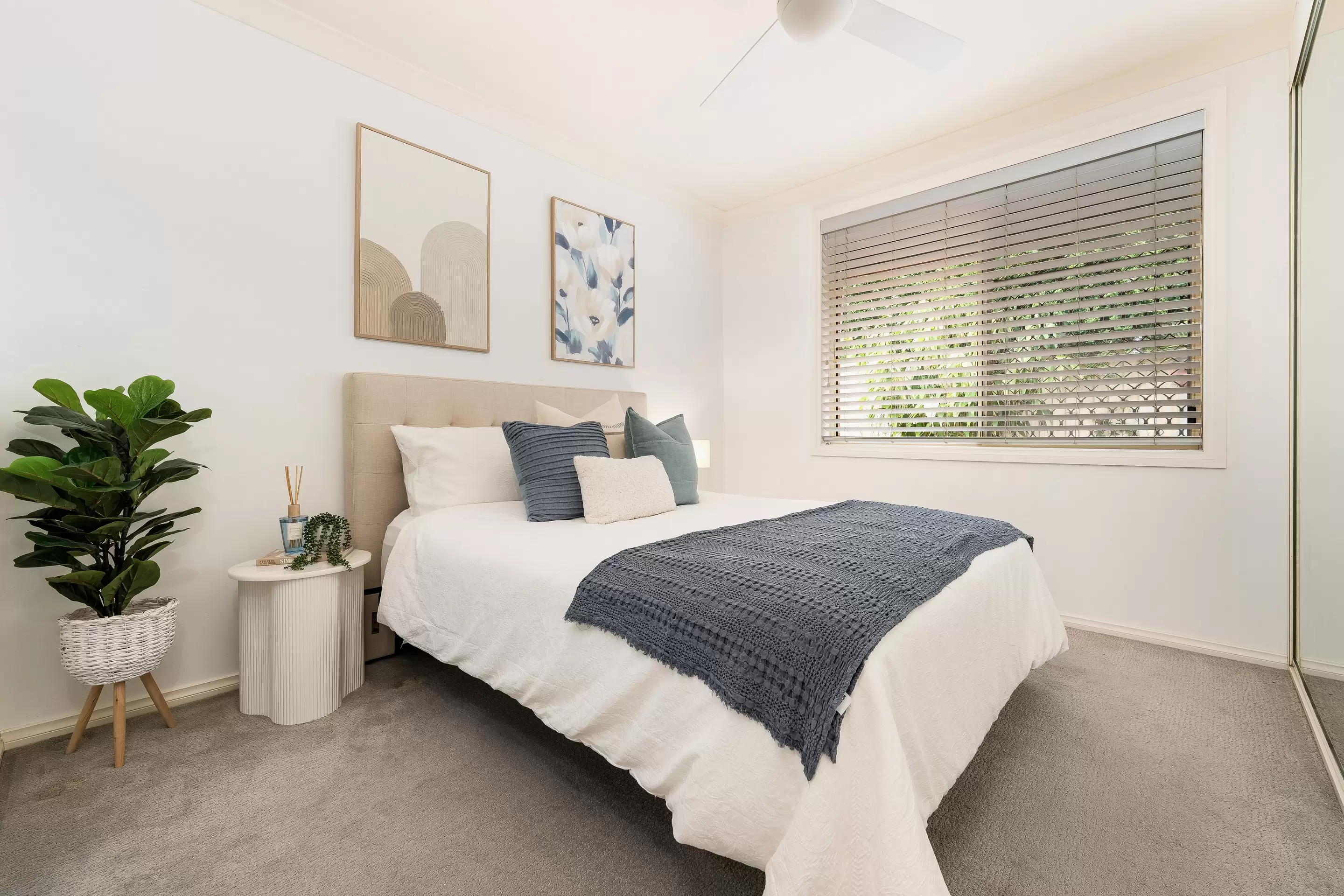 4/20 Rickard Road, South Hurstville Sold by Gavan Property - image 1