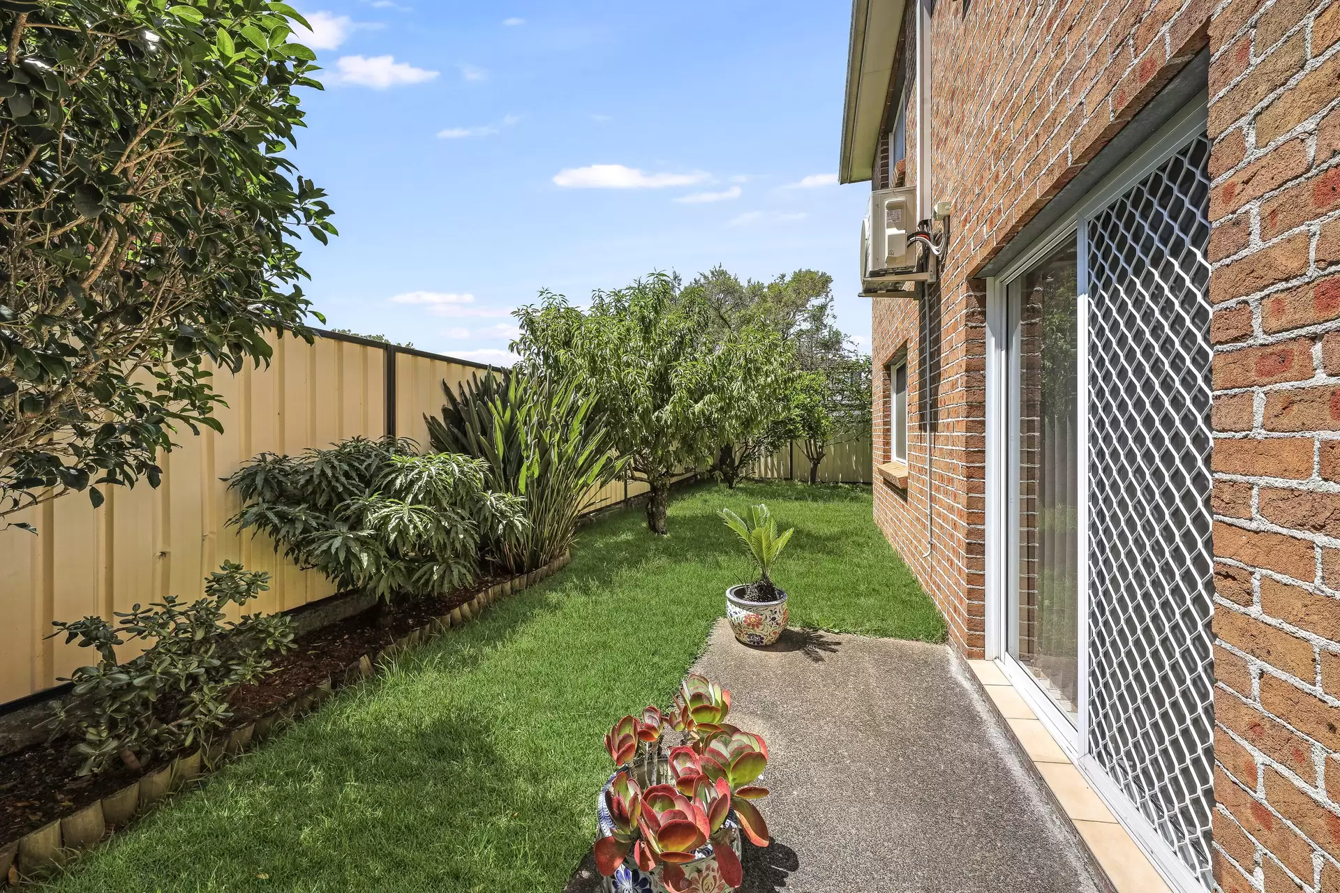 2/22 Salisbury Street, South Hurstville Sold by Gavan Property - image 1