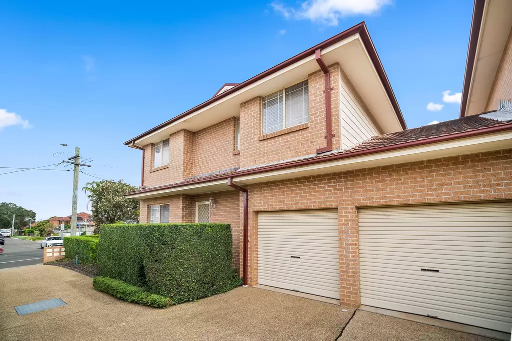 1/125 Moorefields Road, Roselands Sold by Gavan Property