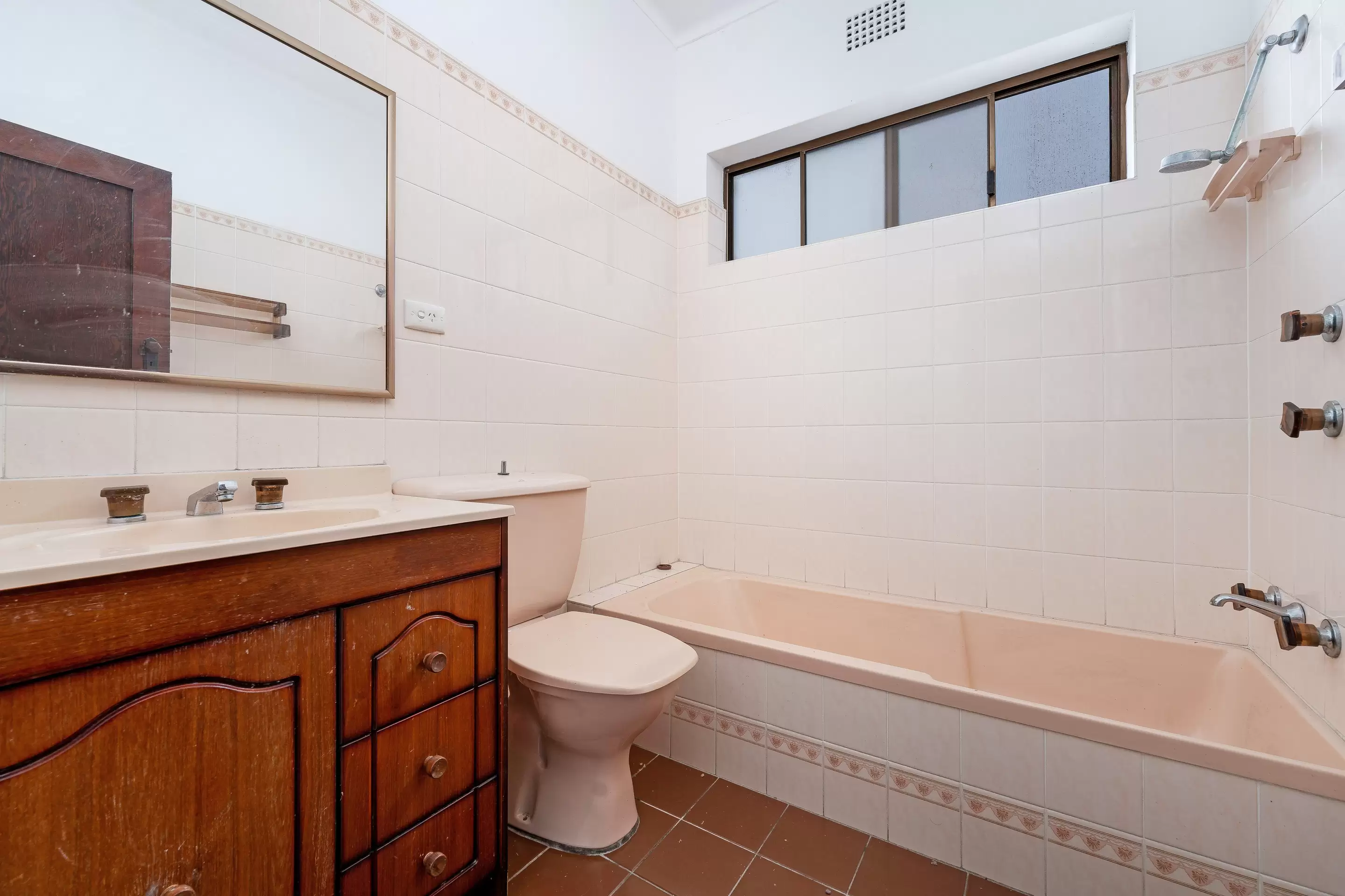 69 Queens Road, Connells Point Auction by Gavan Property - image 1