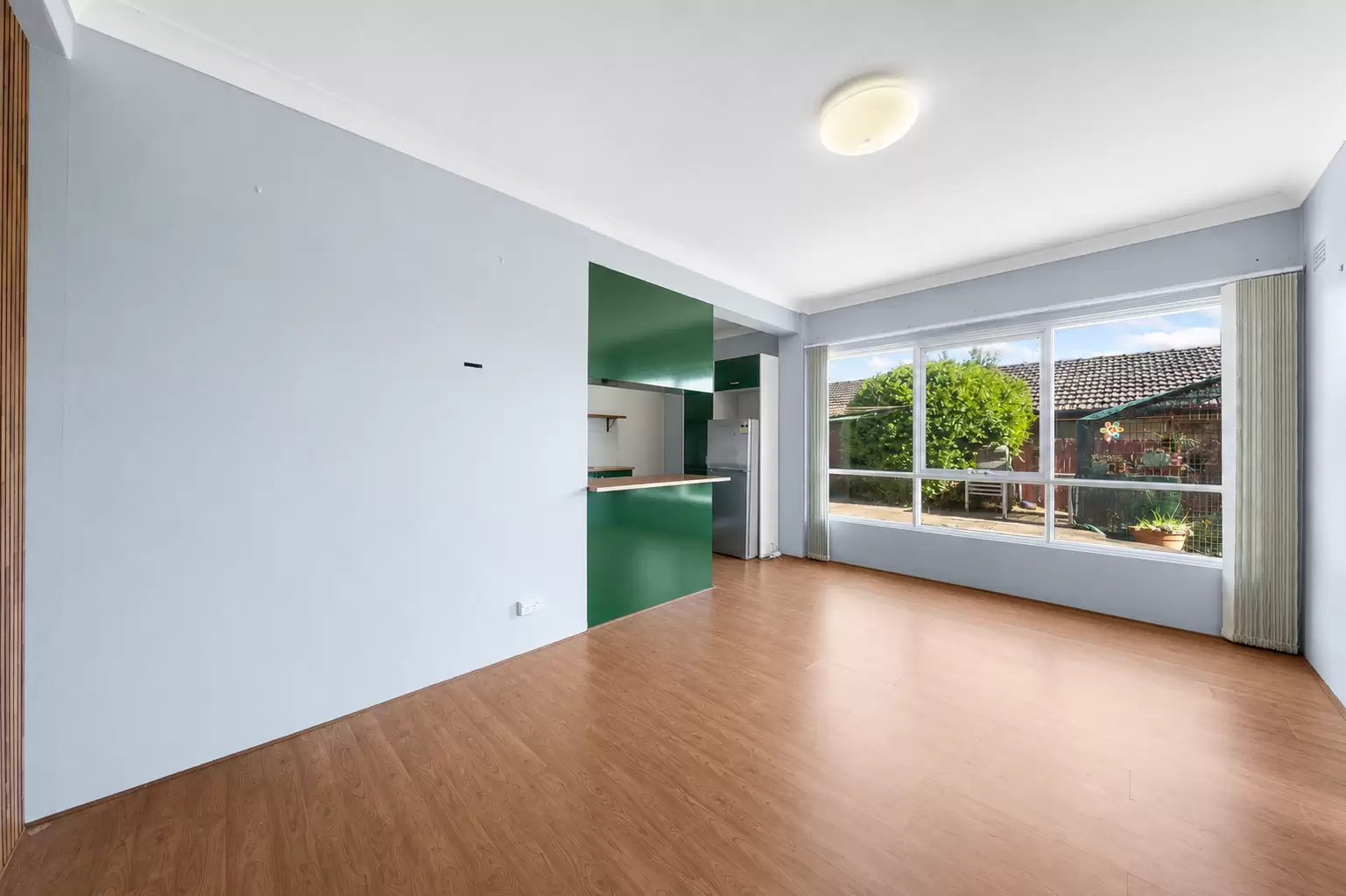 15 Shade Place, Lugarno Auction by Gavan Property - image 1