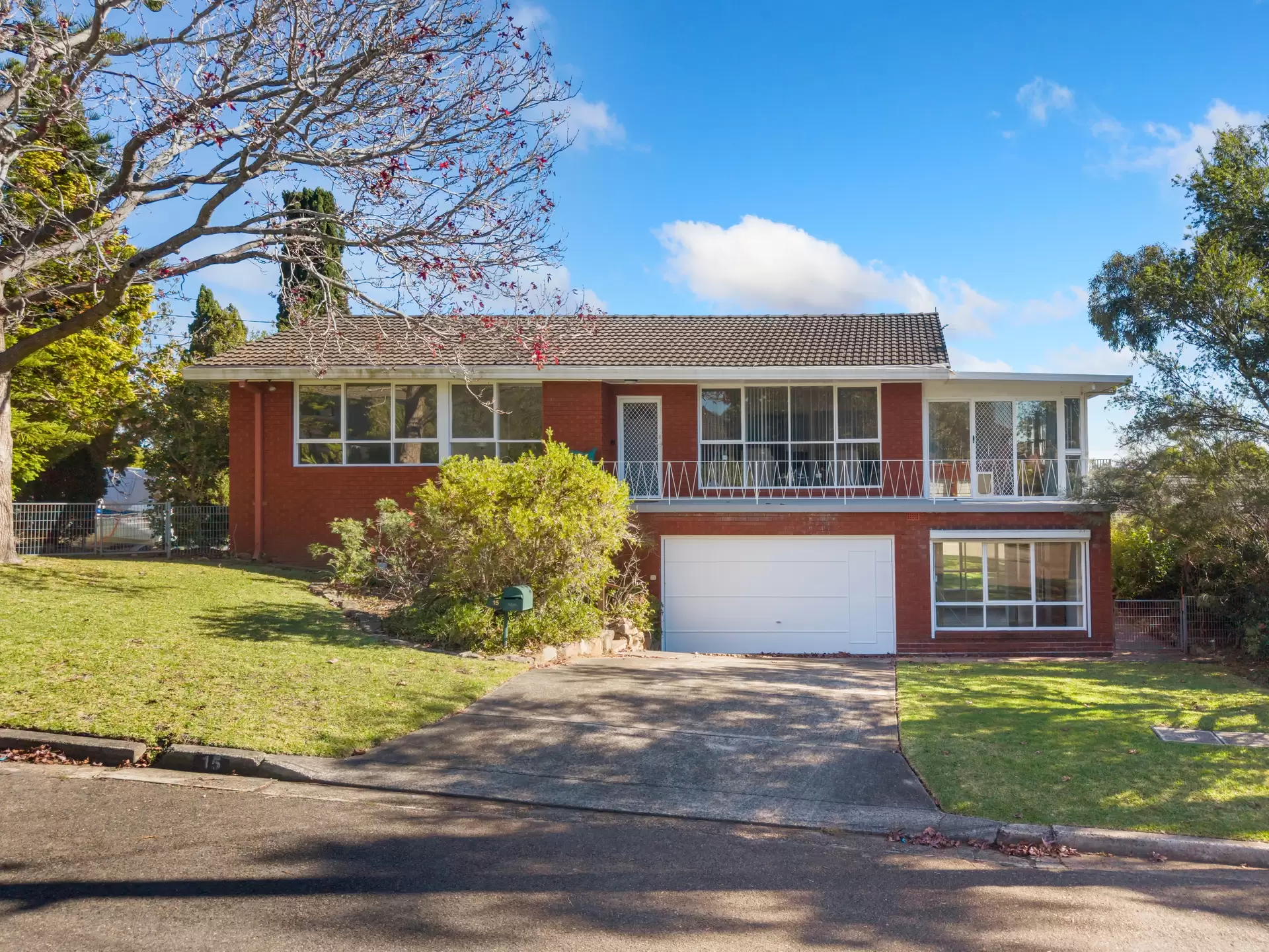 15 Shade Place, Lugarno Auction by Gavan Property - image 1